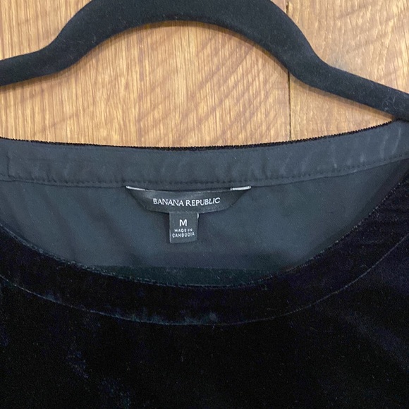 Banana Republic - velvet top - Picture 2 of 3